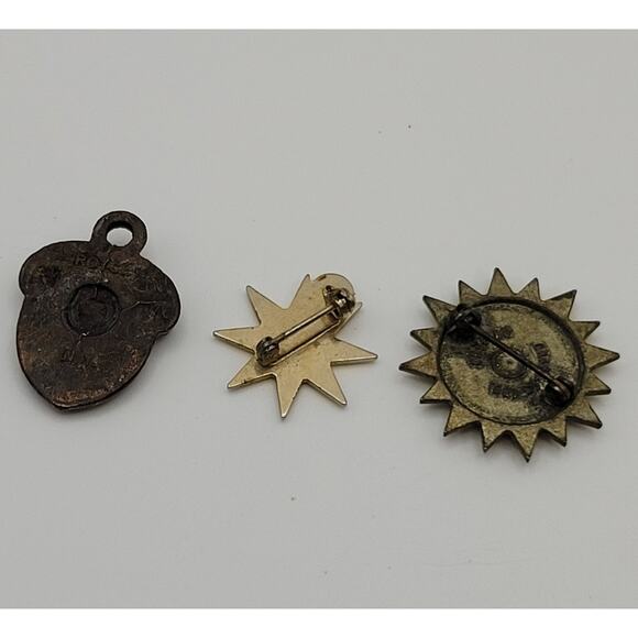Vintage Sears Lot of 3 Advertisement Lapel Hat Pins Pin Backs Charm Oakbrook - Picture 5 of 12